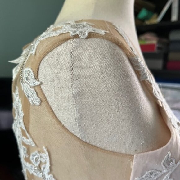 DB Studio David's Bridal Girl's Ivory Satin Tulle Flower Formal Dress Gown Sz 12 - Picture 10 of 16